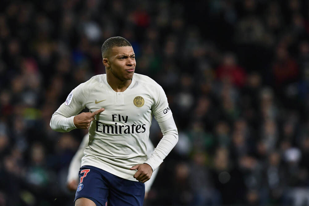 被李小冉抢了男友，4次改名想逆袭人生，现在的她怎么样了？